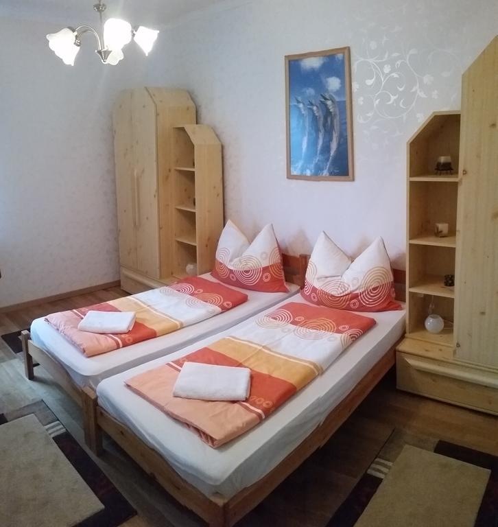 Fadora Apartman Tihany Rum bild